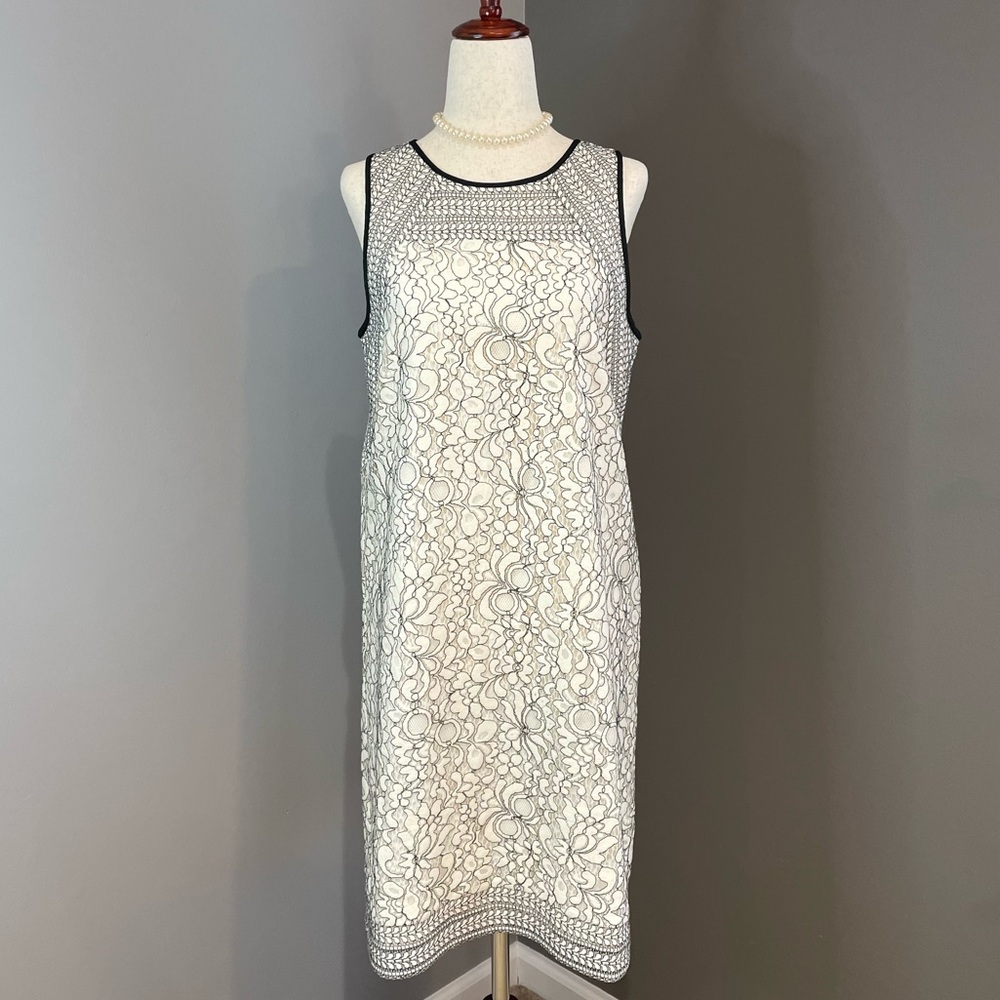 Loft Lace Shift Dress Size 4 Cream and Black Lace Overlay Cream Lining Classy